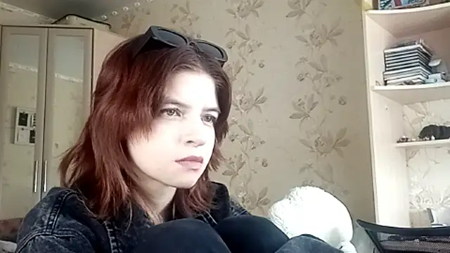LowkeyIndigo webcam