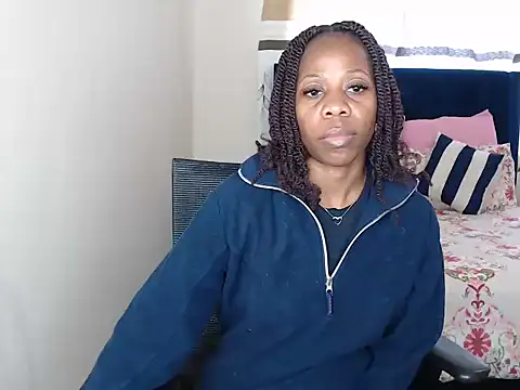QUEENMANDYY live sex cam