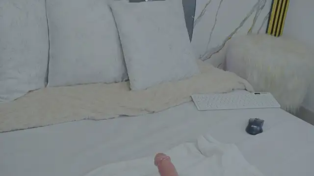 Watch vanessa_saquirt live on EroticFlix - High definition streams