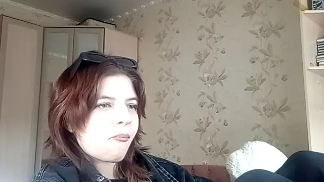 LowkeyIndigo webcam