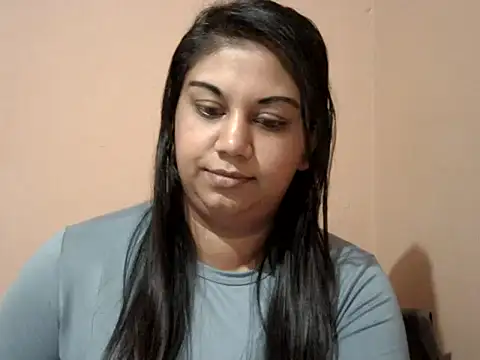 bellachow10 - Bellachow10's free webcam - UK Sex Cams