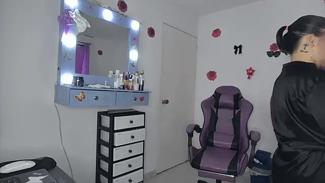soffy_rosses - Soffy_rosses's free webcam - UK Sex Cams