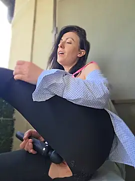 Risky_woman