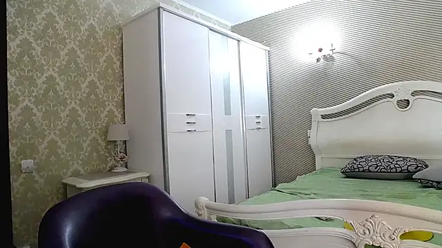 Evelyn_Shy webcam