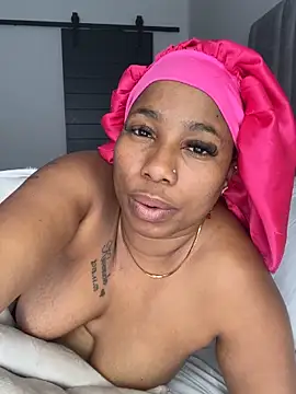 CurvyDesire1