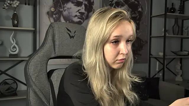 Watch MaoqiBeverly live on EroticFlix - High definition streams