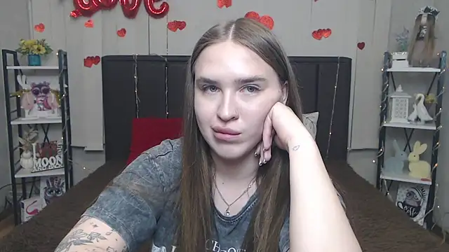 LauraHlot webcam