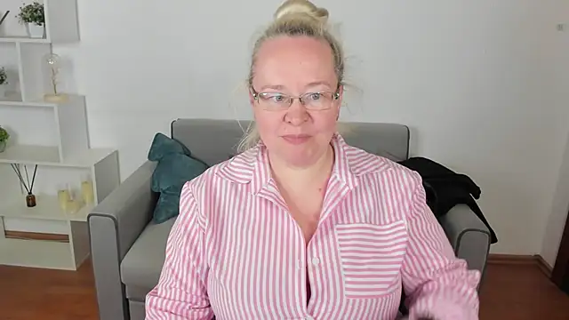 ViolaSmithh webcam