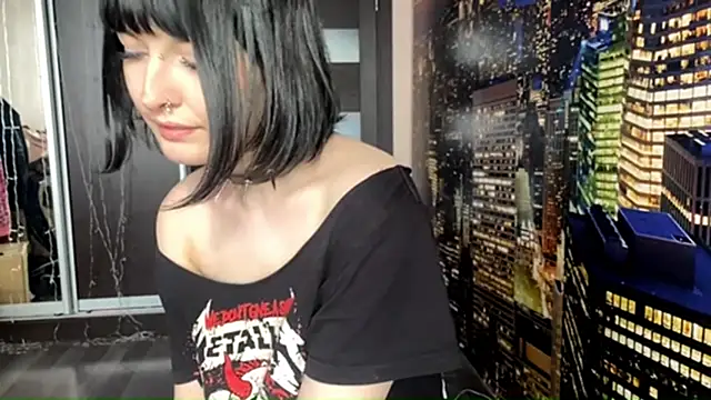 virusDoll webcam