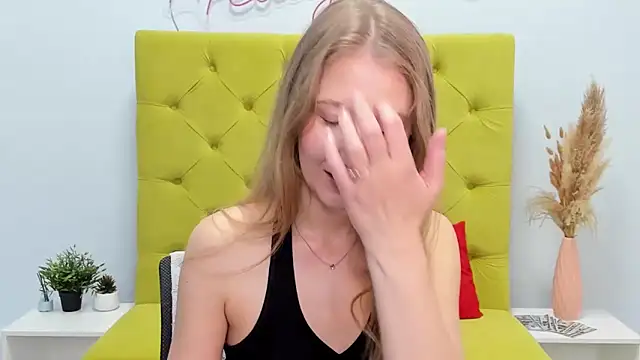 LolaWilsons webcam