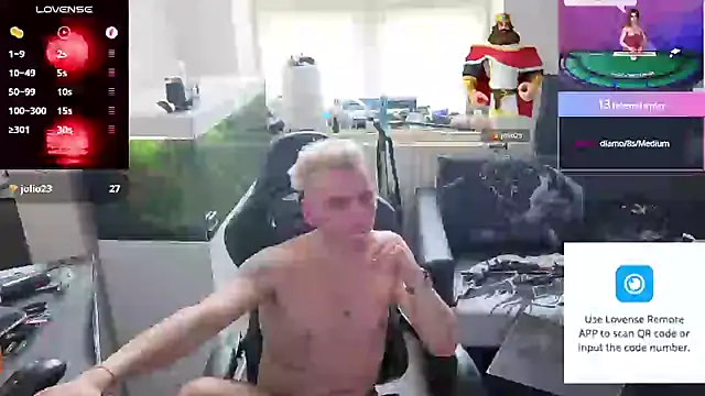 Rayzel_White webcam