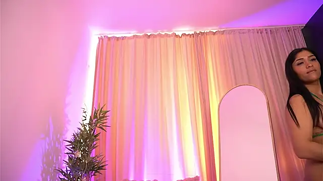 Kira_Krush webcam