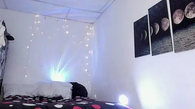 chloe_kisses webcam