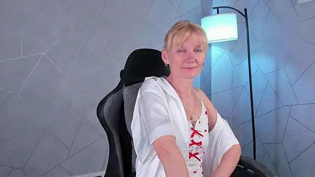 julie_lucas - Julie_Lucas's free webcam - UK Sex Cams