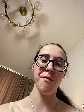 martiniiselenna - MartiniiSelenna's free webcam - UK Sex Cams