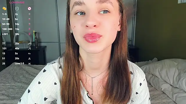 Watch JinnyMcie live on EroticFlix - High definition streams