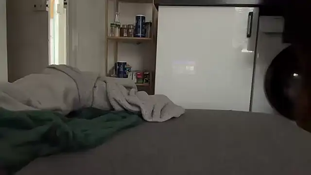 nanaisbackk Live Webcam on Stripchat