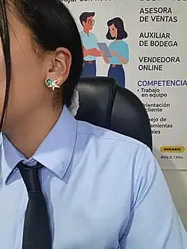 live chat camera MAYE 13