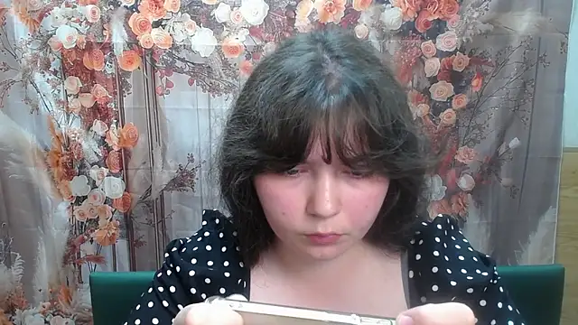 NeonilaLisova webcam