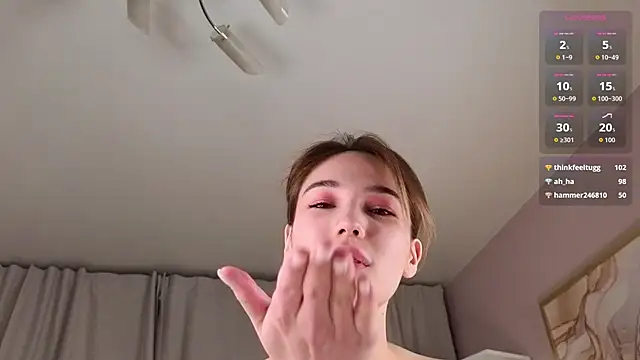LilCatalia webcam
