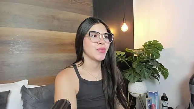 eva_swan_ (F young) - show pussy + one finger