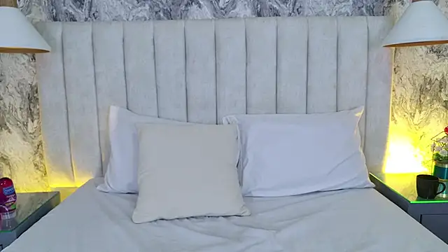 AnitaMore_ webcam