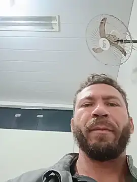 RobertoLuiz84's live cam