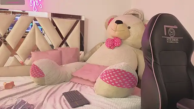 MILAH_TAY webcam