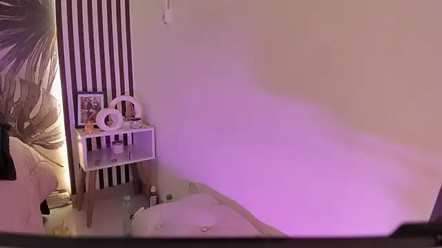 Samaantha-White webcam