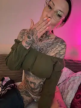 meganwitch (F young) - Oil my tits LT livepic ✨