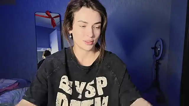 kira__love1 - Kira__love1's free webcam - UK Sex Cams