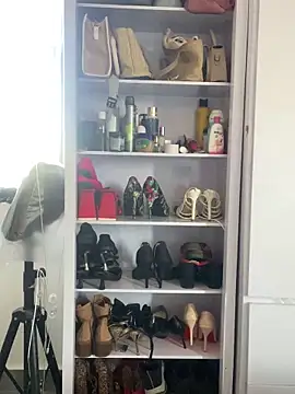 PrettyNina77 live sex cam