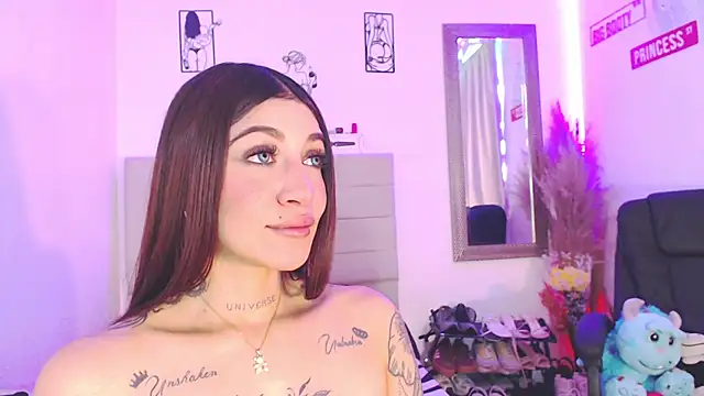 Anna_belly webcam