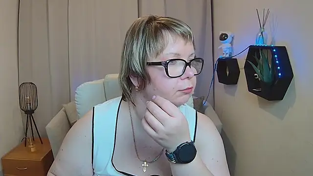 Watch BonnnyBoobsy live on EroticFlix - High definition streams