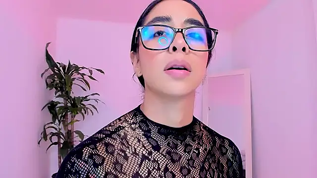 sophierooy22 - Sophierooy22's free webcam