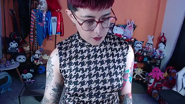 Watch MissMiia2 live on EroticFlix - High definition streams