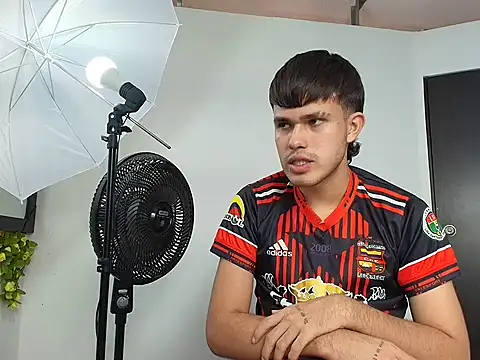 edwinboys - EdwinBoys's free webcam - UK Sex Cams