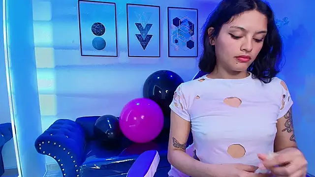 Maddie_T18 webcam