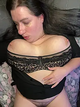 evelinia (Ask my age) - Suck the nipples