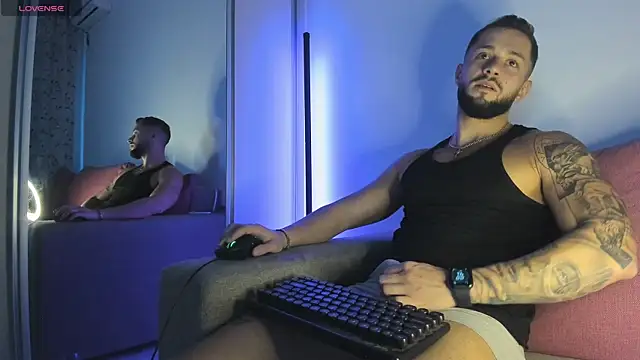 nicholasX1 live sex cam
