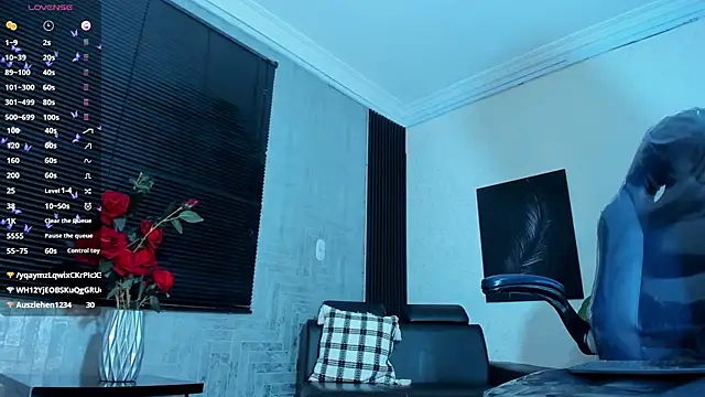 Luciaoregon live sex cam