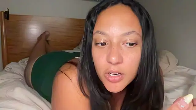 dreamyriri (F young) - strip tease with full pussy spread