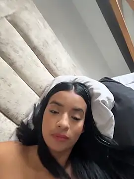Watch Laura_fernandezII live on EroticFlix - High definition streams