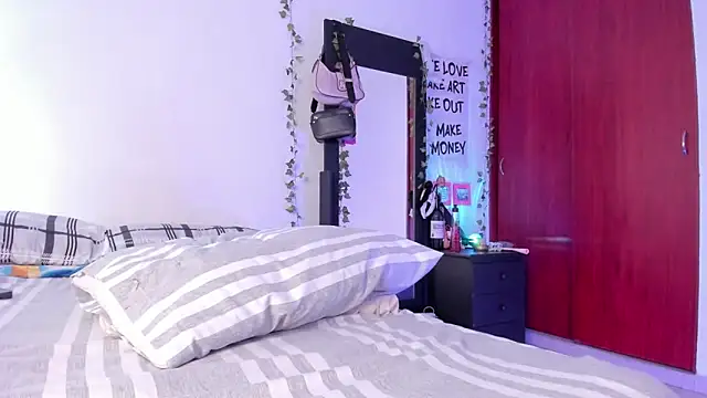 little_kayla_ webcam