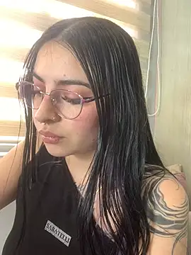morgana_pink (Ask my age) - ENJOY MY NAKEDNESS IN THE GRDEN