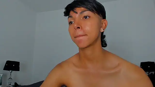 Modèle: xhenisa_