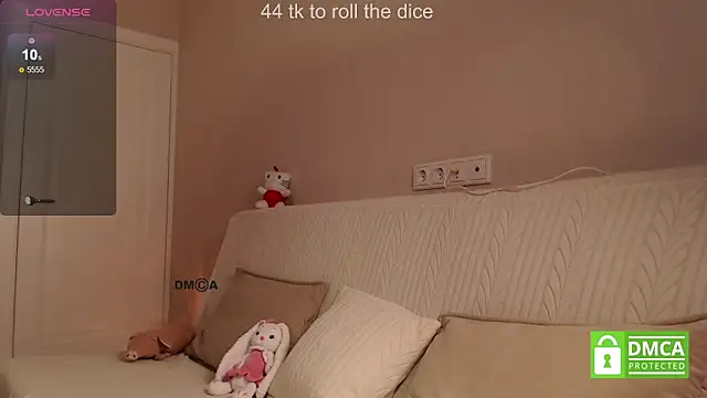 lulu_moonmoon webcam