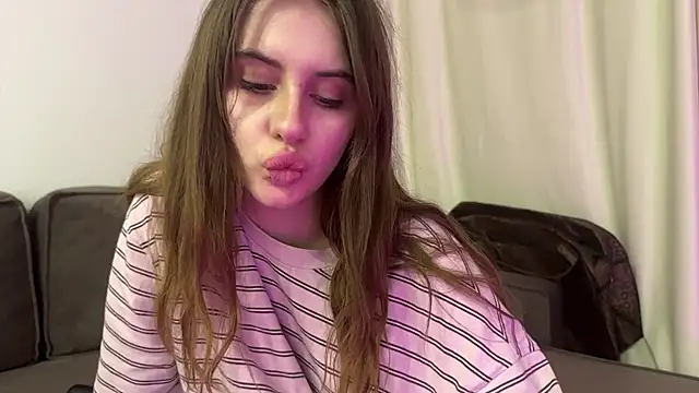 evvaavve - Evvaavve's free webcam - UK Sex Cams