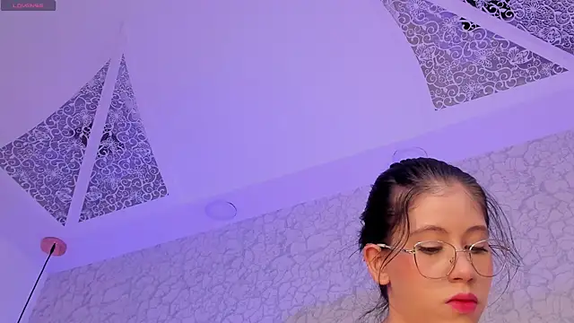 saraa_joness_ webcam