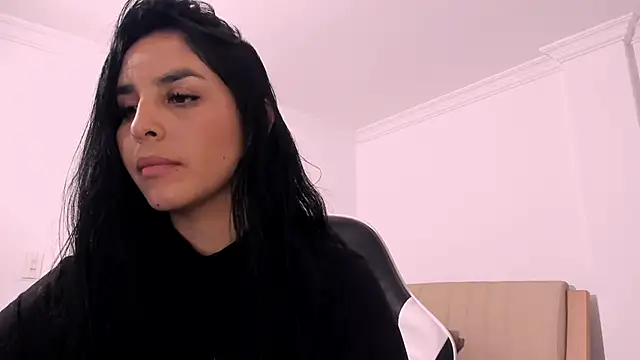 _miaquevedo_ - _miaquevedo_'s free webcam - UK Sex Cams